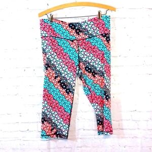 Victoria Secret Woman's  Short Capri Multi-Color Yoga Pants L